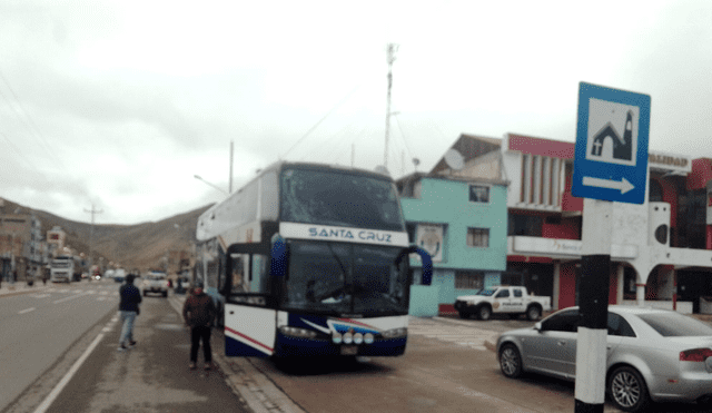 Acusan a policías de asaltar un bus en vía interoceánica. Foto: Noticias San Antón.