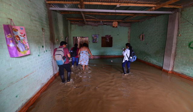 Pobladores esperan apoyo de las autoridades tras quedar damnificados. Foto: Municipalidad de Piura