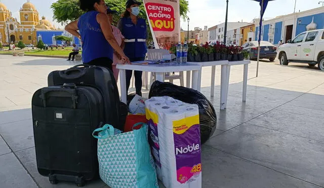 Los ciudadanos solidarios pueden entregar donaciones en los puntos de acopio. Foto: Sergio Verde/ URPI/ La República