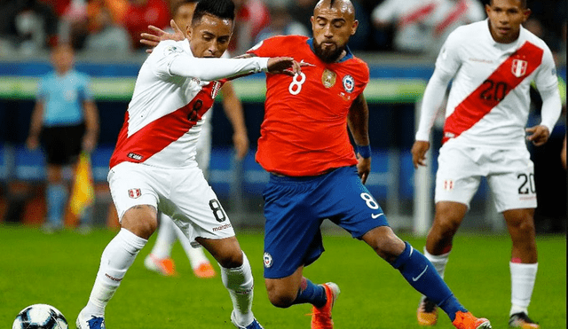 La última vez que Perú visitó a Chile por eliminatorias perdió 2-0. Foto: AFP