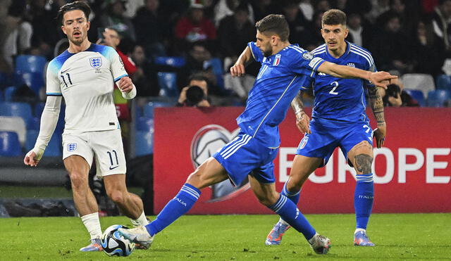 Inglaterra e Italia se enfrentan por las clasificatorias a la Eurocopa 2024. Foto: AFP