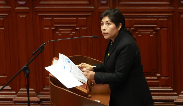 Chávez Chino confrontó en sus tiempos como ministra a la fiscal de la Nación, Patricia Benavides. Incluso la comparó con Blanca Nélida Colán, aquella funcionaria servil a la dictadura fujimorista. Foto: PCM