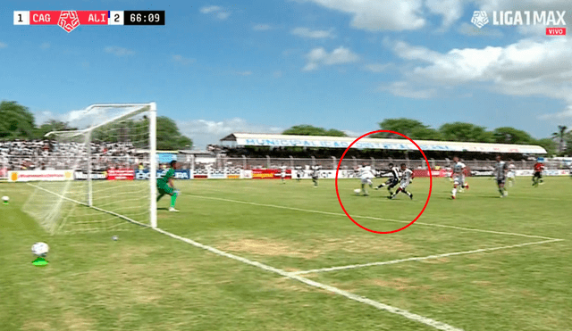 Franco Zanelatto está anotando el gol de la victoria de Alianza Lima. Foto: Liga 1 Max