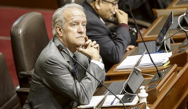 Hernando Guerra señala que la Comisión de Constitución debatirá la bicameralidad parlamentaria. Foto: Antonio Melgarejo/La República