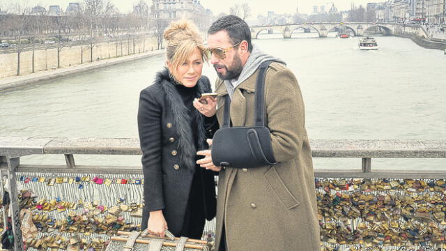 Escena. Audrey (Jennifer Aniston) y Nick (Adam Sandler) de la película Misterio a la vista. Foto: difusión