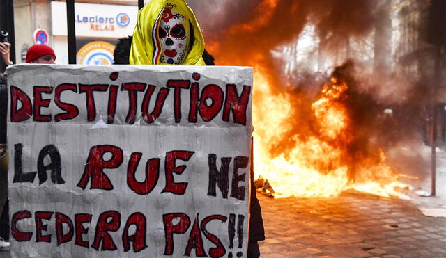 Jóvenes estudiantes se unen a protestas contra Emmanuel Macron. Foto: AFP