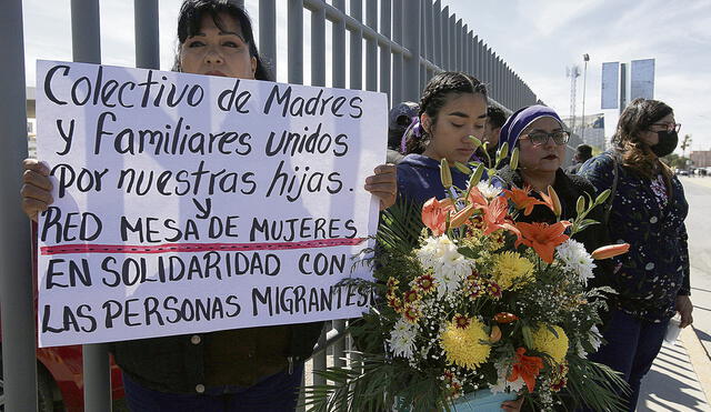 Protestas. Familiares de las víctimas se manifestaron en el lugar de reclusión de inmigrantes. Foto: EFE