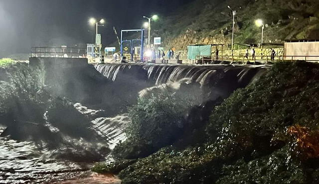 Desborde del canal Taymi. Foto: Último Minuto.