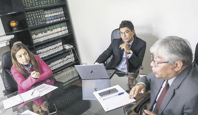 Vías. Abogados del estudio Muñiz explicaron como se procede en casos de negligencia. Foto: La República