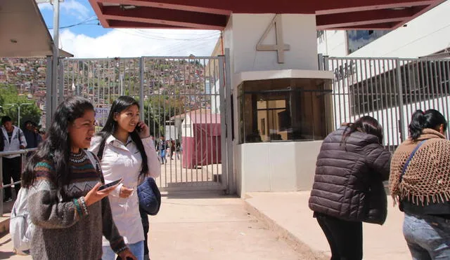 Favorecidos. Universitarios ya no harán trabajo de investigación para ser bachilleres. Foto: La República