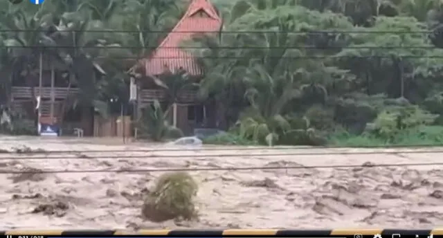 Los turistas quedaron asombrados por la fuerza de la corriente en las quebradas. Foto: Captura Facebook El Chilalo Noticias