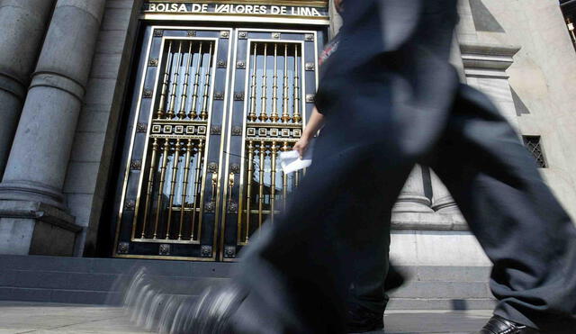 El índice S&P/BVL Perú General subió 0,46% hasta los 21.998,26 puntos. Foto: Andina