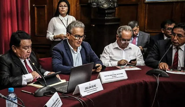 Comisión de Presupuesto opta por limitar el desempeño de la Defensoría. (Foto: Congreso)