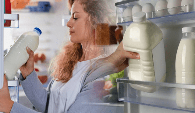 Guardar la leche en la puerta de la refrigeradora puede afecta su conservación. Foto: composición LR/Okdiario/Difusión