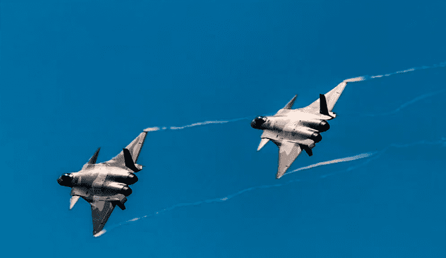 Las fuerzas aéreas de Taiwán vigilaron la situación con patrullas aéreas de combate ante presencia de aeroplanos y busque de guerra chinos. Foto EFE