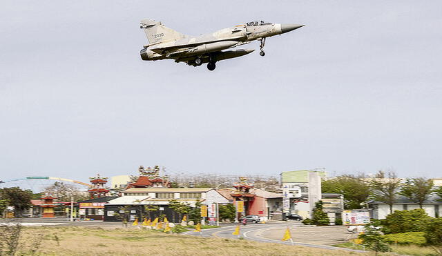 Reacción. Mirage 2000 de la Fuerza Aérea de Taiwán, en Hsinchu. Foto: EFE