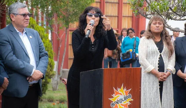 ¿Injerencia? Esposa de gobernador Luz Marina Zeballos. Foto: La República