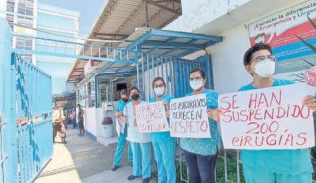 Enfermeros alzaron su voz de protesta en hospital. Foto: La República