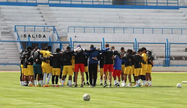 Jugadores invitaron a su hinchada para que acudan al estadio a alentarlos. Foto: Kleber Sánchez / La República