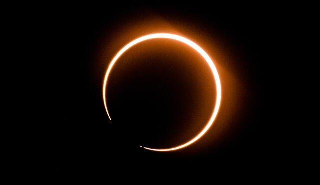 Fotografía de un eclipse solar anular en Malasia. Foto: AFP