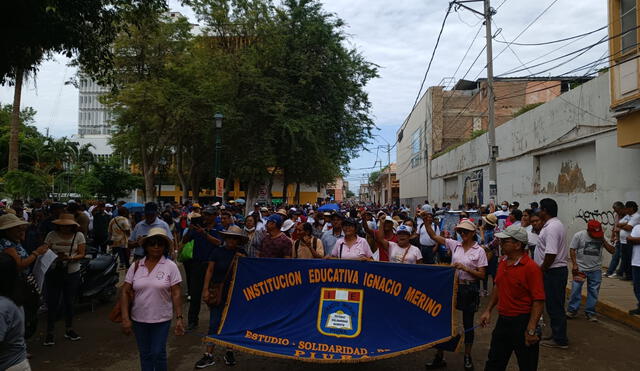 Los profesores de diferentes escuelas también participaron en la movilización. Foto y video: Almendra Ruesta/La República