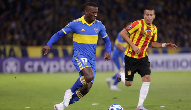 Luis Advíncula marcó su primer gol en la Libertadores. Foto: EFE