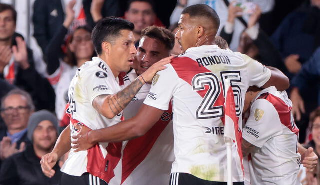 Los millonarios se impusieron ante el conjunto celeste y lo complicaron en la Copa Libertadores. Foto: EFE