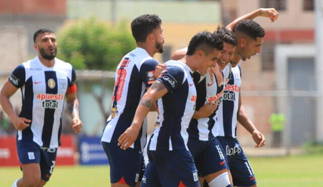 Alianza Lima es el único líder del Torneo Apertura con 24 puntos. Foto: La República