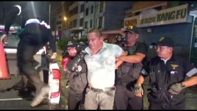 Delincuente fue atrapado por agentes de seguridad. Foto: municipalidad de Pueblo Libre