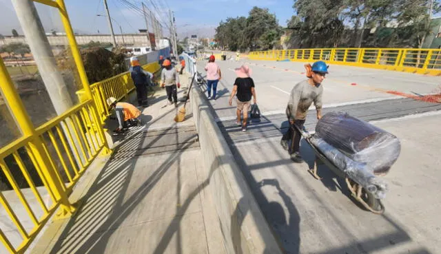 La apertura del puente Huaycoloro será con horarios determinados. Foto: Paolo Zegarra/La República