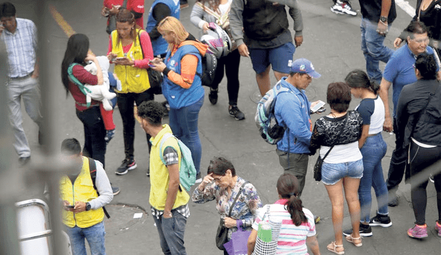 Al paso. Propuesta del Osiptel busca terminar con la venta ambulatoria de chips y que se mejore la identificación de titulares. Foto: difusión