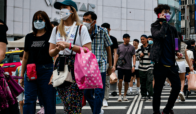 Viceministro taiwanés de Salud explicó que la COVID-19 se ha convertido en una patología similar a la gripe. Foto: AFP