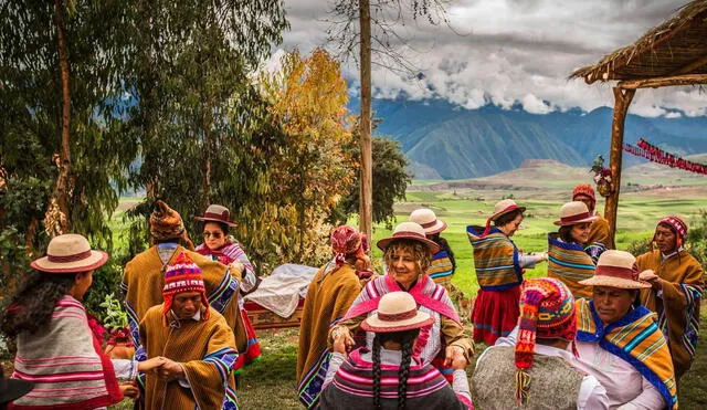Esta forma de turismo permite que el visitante conozca las costumbres de la ciudad o país de una forma más cercana y personal. Foto: Inkayni Perú Tours/Instagram