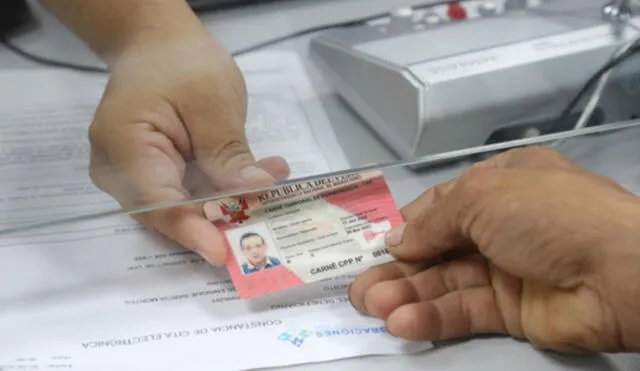 Ciudadanos extranjeros deben regularizar su documentación legal. Foto: Andina