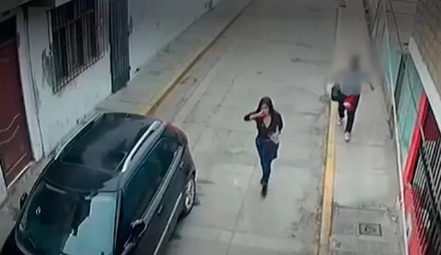 Mientras los hombres dormían, la mujer realizó varias compras con sus tarjetas. Foto: América Noticias