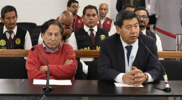 Alejandro Toledo en el control de identidad tras ser extraditado a Perú. Foto: Poder Judicial