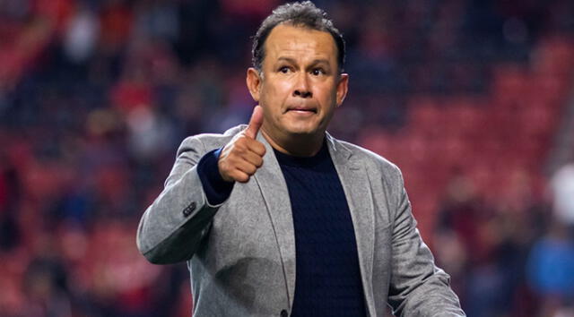 Juan Reynoso dirige a la selección peruana desde agosto del 2022. Foto: EFE