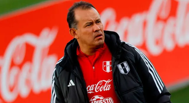 Juan Reynoso asumió las riendas de la selección peruana en el 2022. Foto: EFE