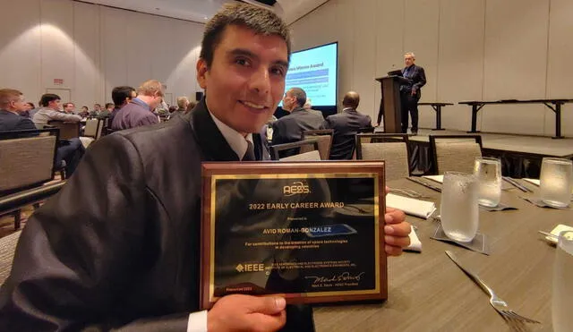 El 3 de mayo, Avid recibió el premio de la IEEE en Texas, EEUU. Arriba, en la misión simulada a Marte. Foto: archivo LR