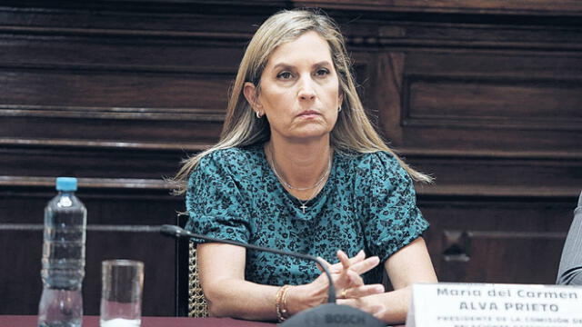 Aumento. En su gestión como presidenta del Congreso, María Alva acordó entregar bono y beneficios en el Parlamento. Foto: difusión