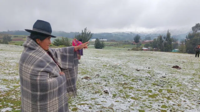 Los pobladores expresaron su preocupación debido a la nevada en Cusco. Foto: Luis Álvarez / La República -Vídeo/ Luis Álvarez/ Rocío Cárdenas
