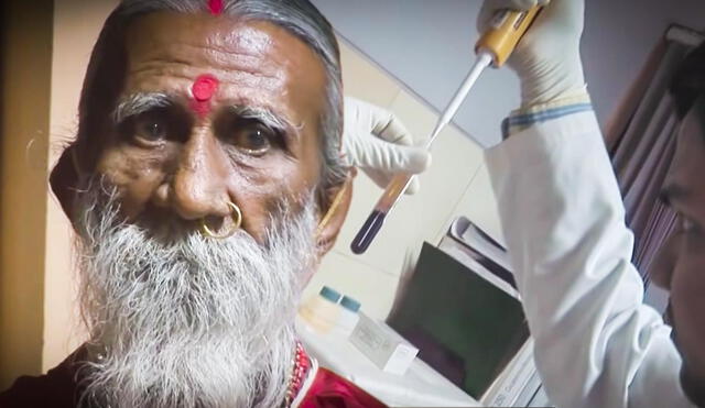 Prahlad Jani afirmaba estar bendecido por la diosa Amba y, por ello, no necesitaba alimento ni agua. Foto: composición LR/captura de YouTube/"Vivir de la luz"