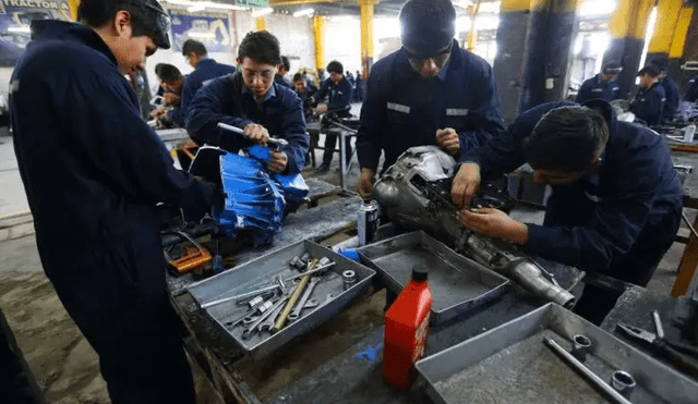 Entérate cuáles son las carreras técnicas más solicitadas en el mercado laboral en Perú. Foto: Enfoques Perú