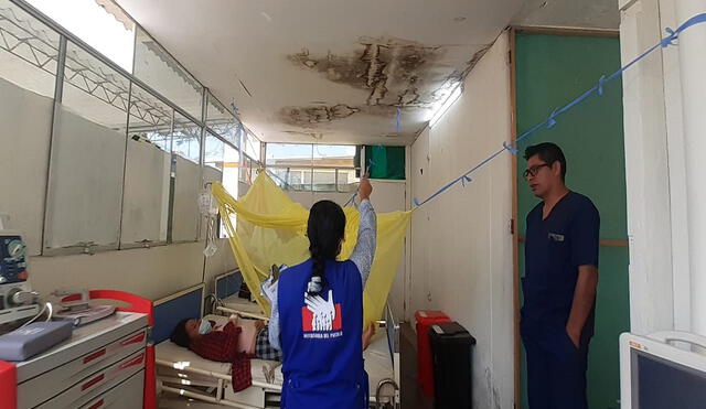 Equipo de la Defensoría del Pueblo de Lambayeque constató que pacientes son atenidos en pasadizos del HRL. Foto: Defensoria