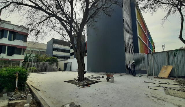 Obra en colegio Inmaculada Concepción comenzó en noviembre de 2021, pero en pleno mayo de 2023 no termina.  Foto: La República
