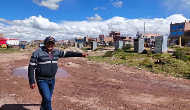 Ingenio. Los silos están en la vía pública, cada vecino se construye uno para hacer sus necesidades fisiológicas. Foto: La República.