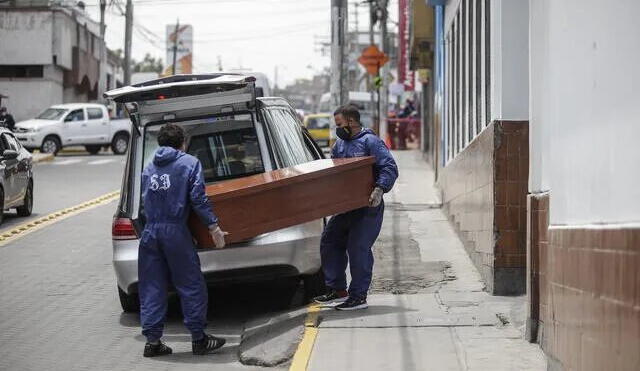 Contrataciones directas no fueron regularizadas por EsSalud. Foto: La República.