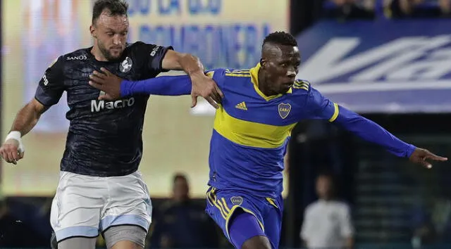 Luis Advíncula fue uno de los mejores de Boca Juniors ante Belgrano. Foto: AFP