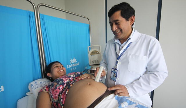 EsSalud realiza atención por maternidad como:  gestación, nacimiento, posparto y posibles complicaciones. Foto: EsSalud