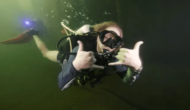 Joseph Dituri durante una inmersión bajo el agua. Foto: Dr Deep Sea Exploring For Life